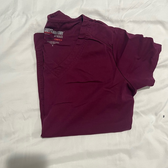 Greys Anatomy Scrub Top - Picture 2 of 2
